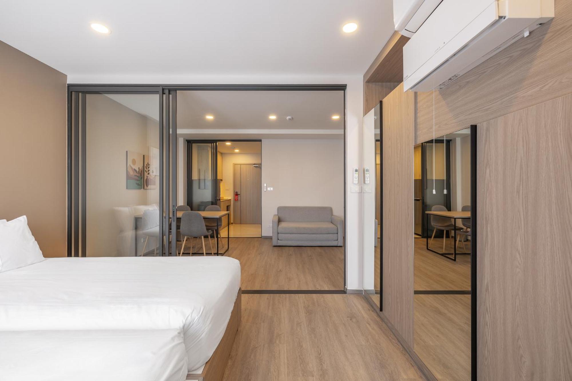 Salaya One Hotel & Service Apartment Eksteriør billede