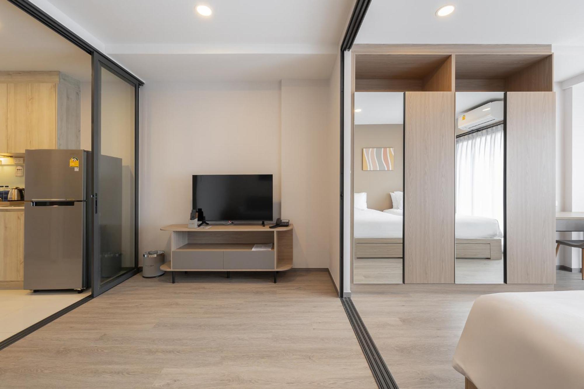 Salaya One Hotel & Service Apartment Eksteriør billede